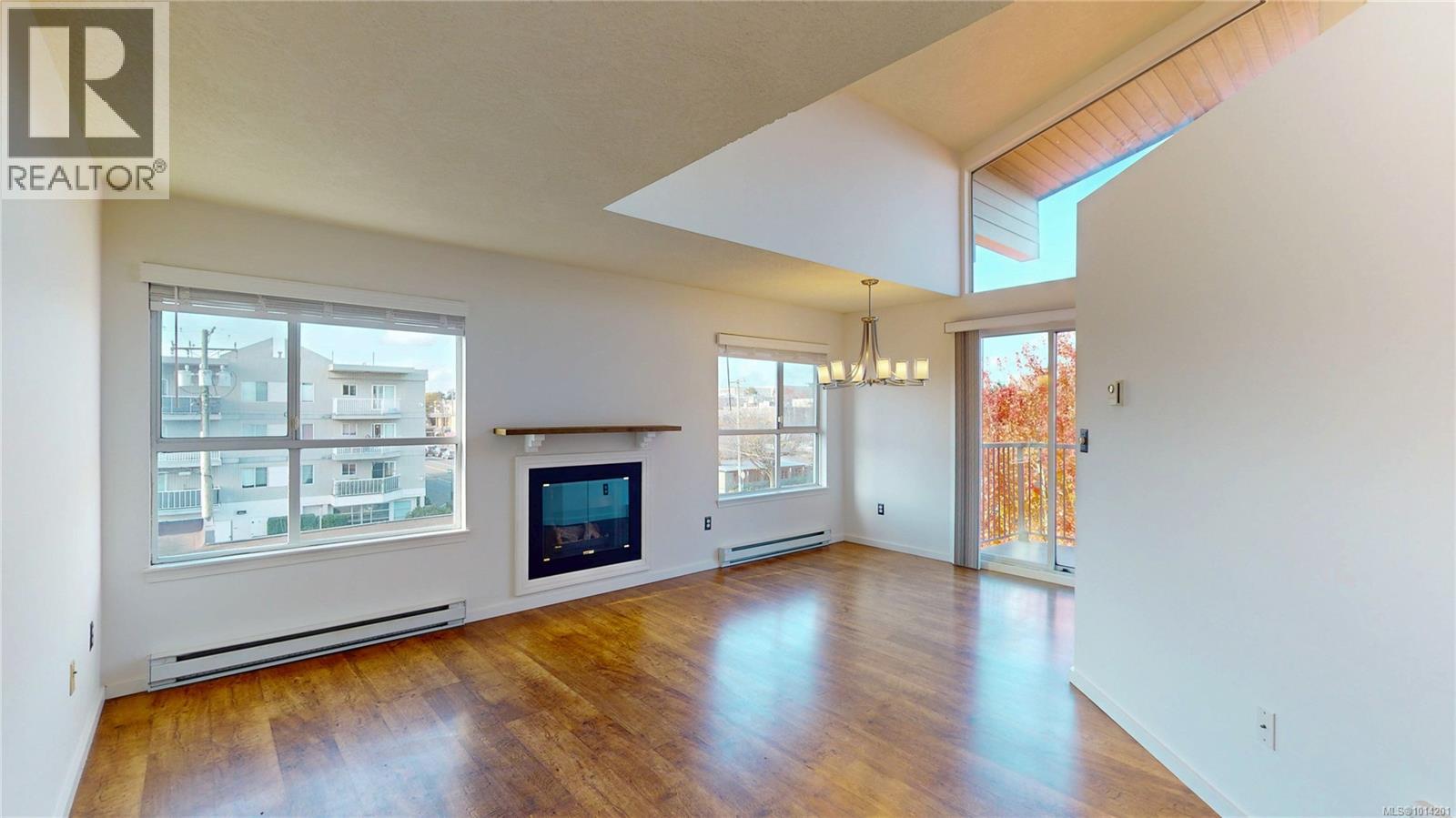 407 1055 Hillside Ave, Victoria