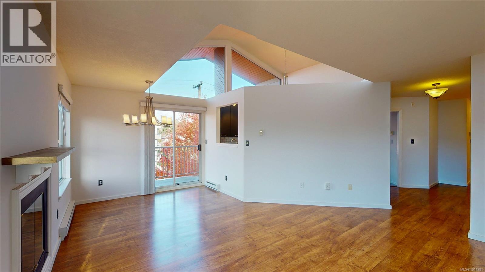 407 1055 Hillside Ave, Victoria