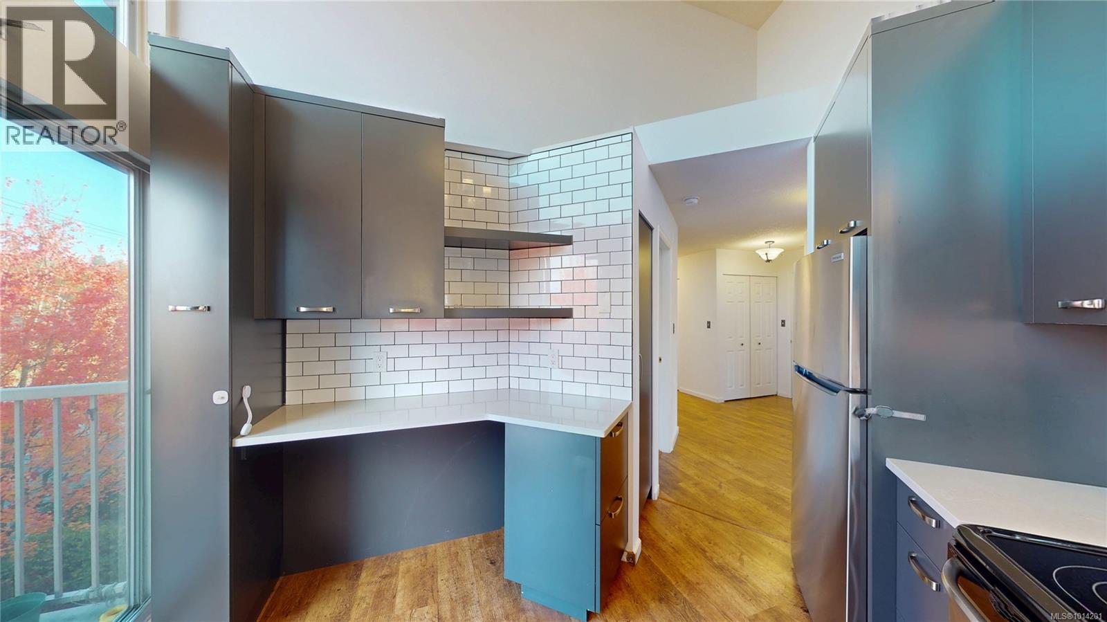 407 1055 Hillside Ave, Victoria