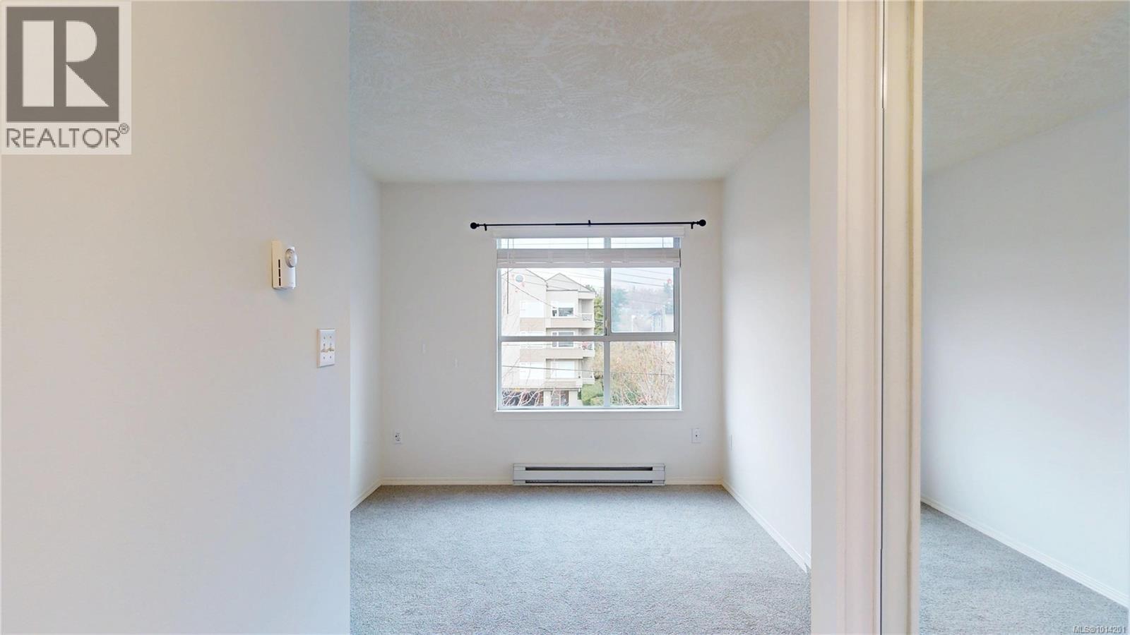 407 1055 Hillside Ave, Victoria