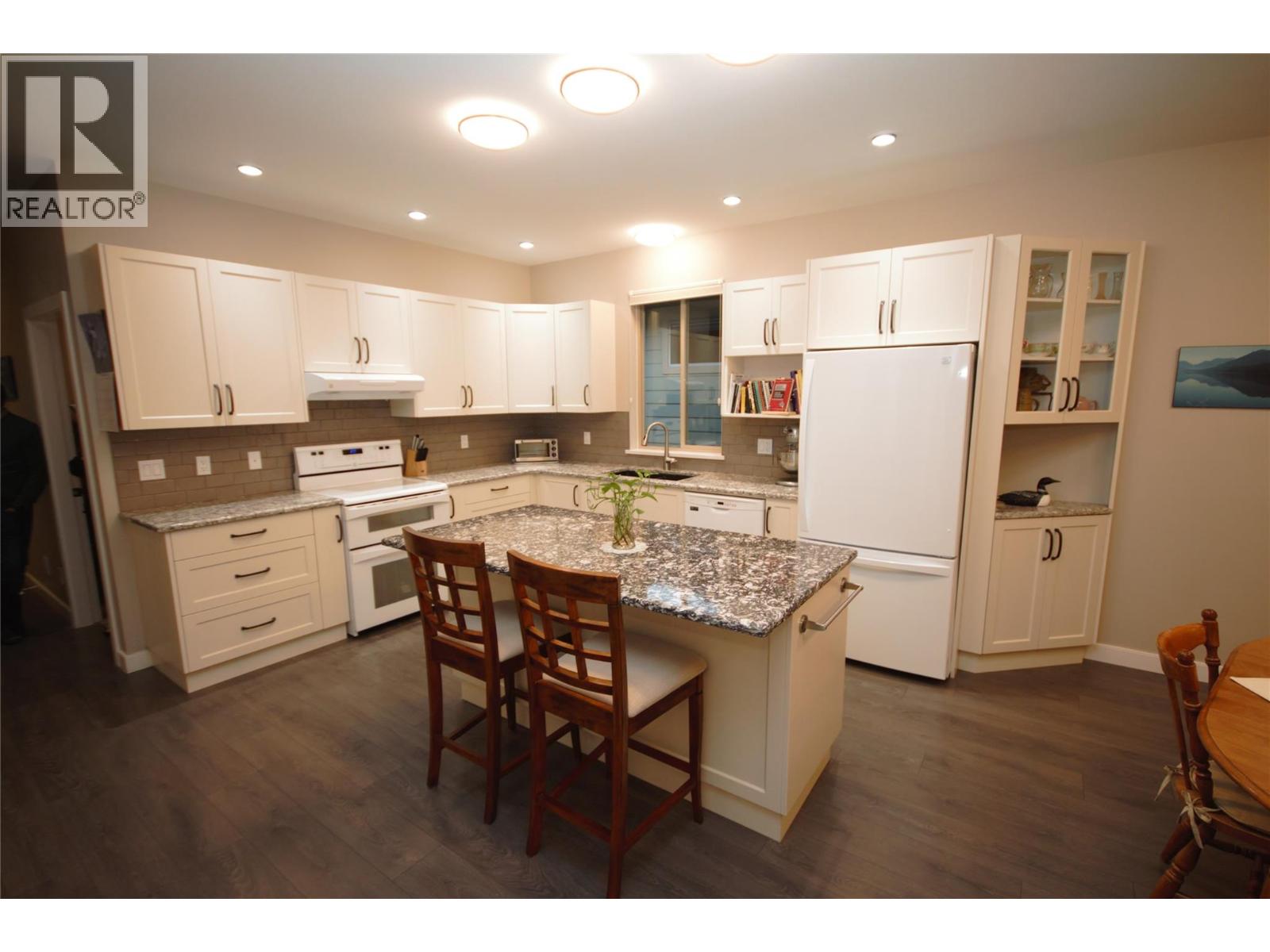 131 Willows Place, Oliver