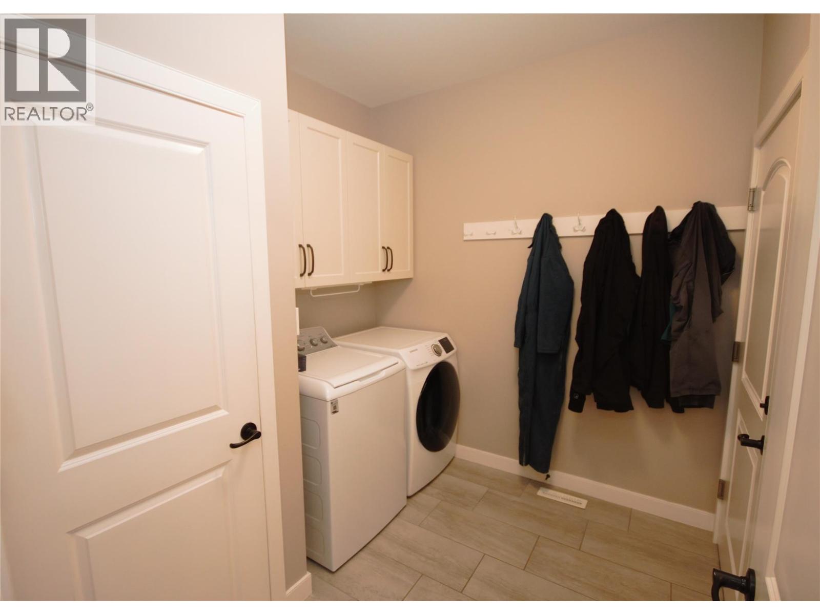 131 Willows Place, Oliver