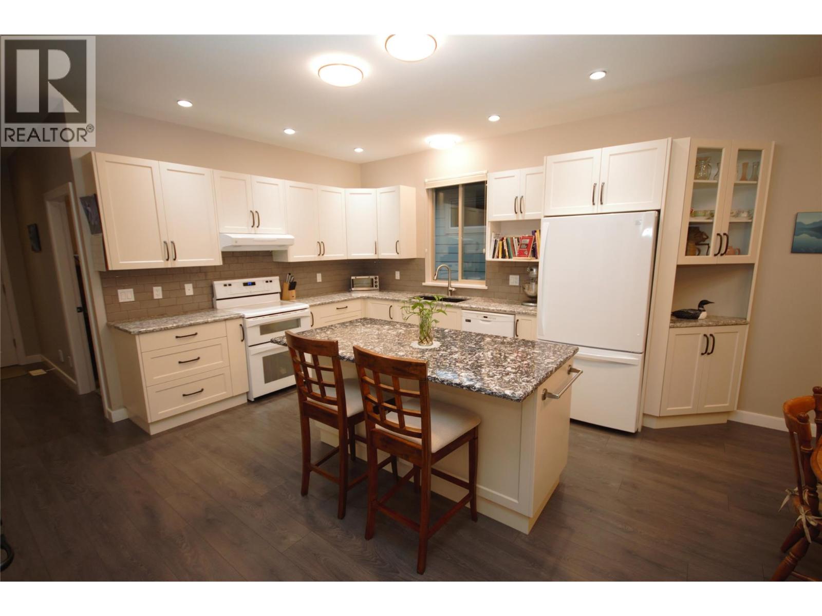 131 Willows Place, Oliver