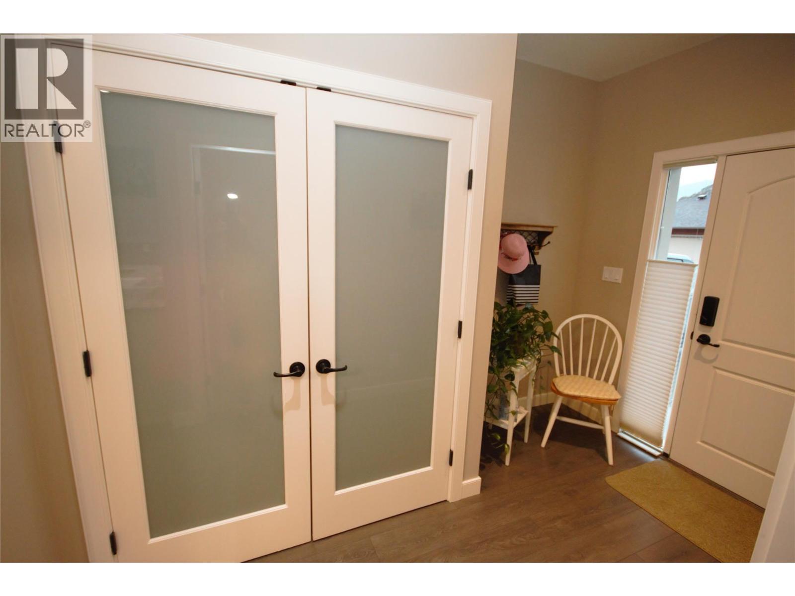 131 Willows Place, Oliver