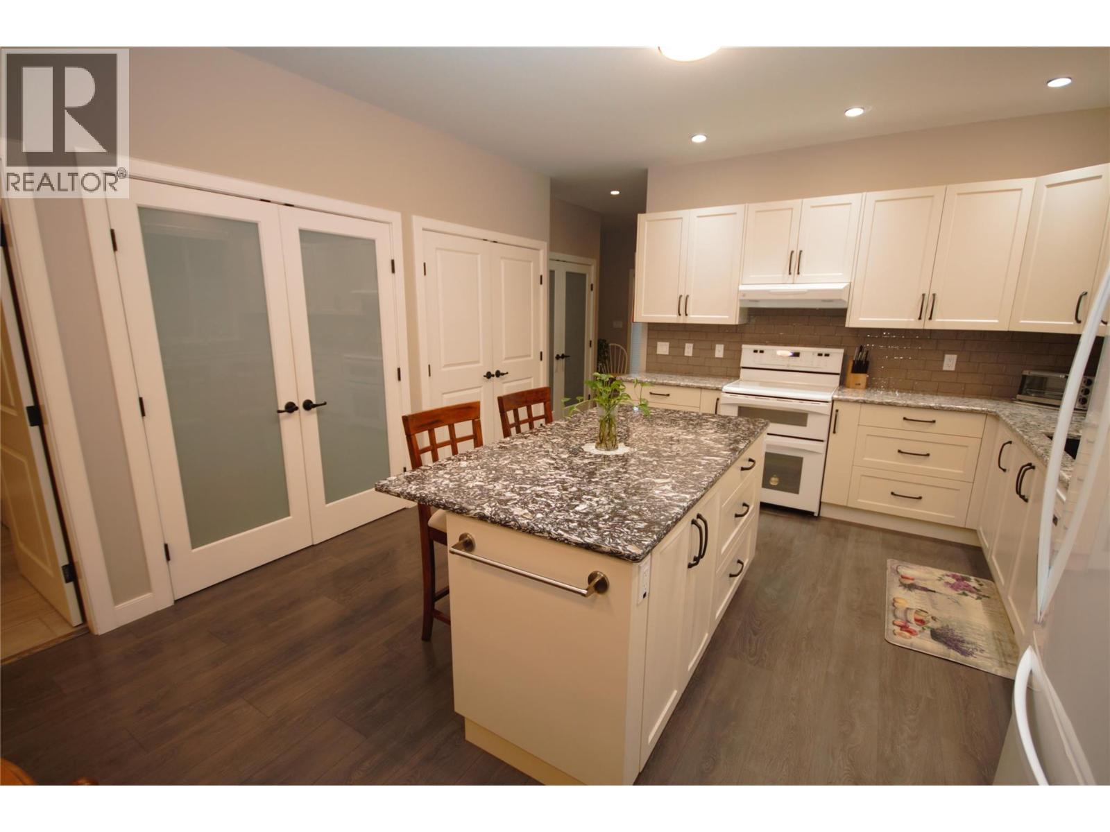 131 Willows Place, Oliver