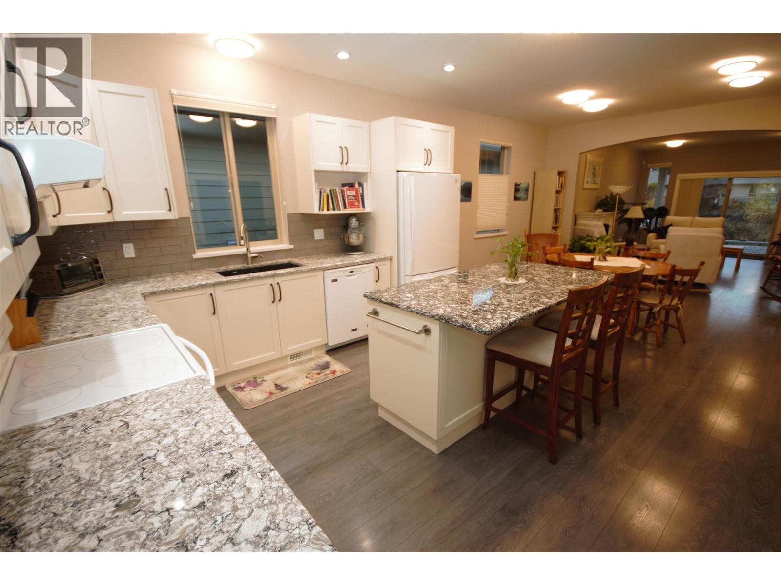 131 Willows Place, Oliver