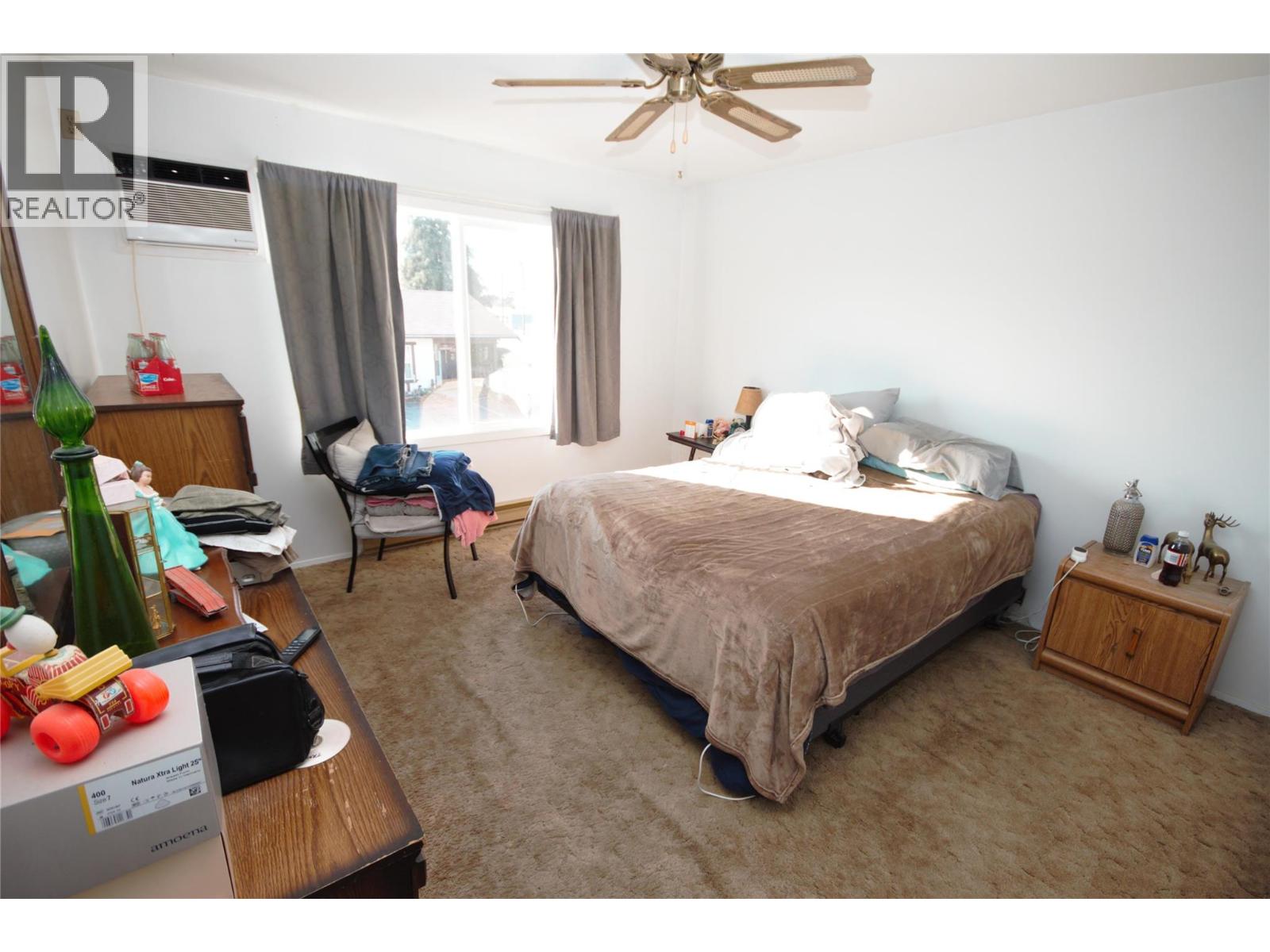 5877 Main Street Unit# 11, Oliver