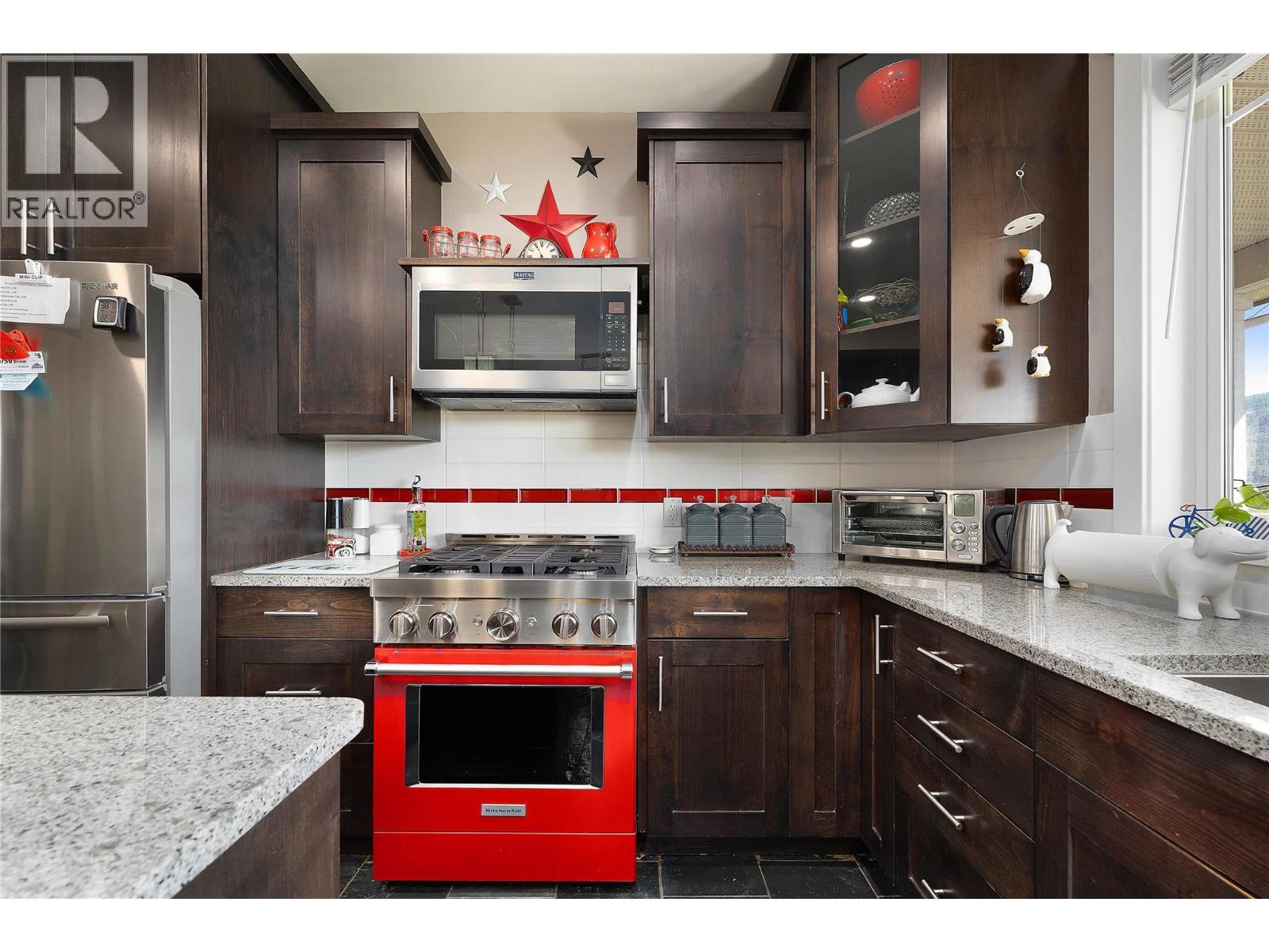 4537 Lansdowne Road, Armstrong