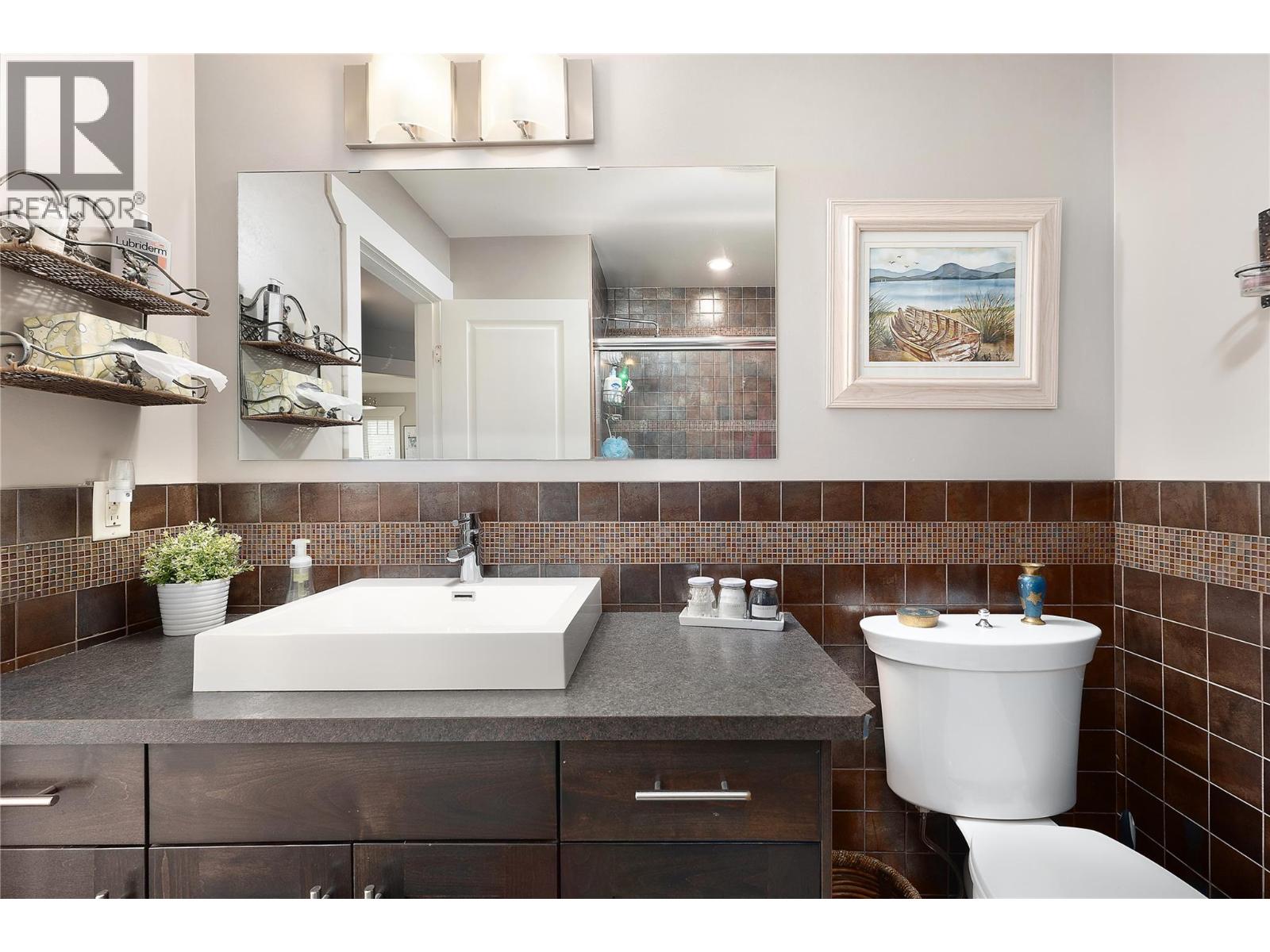 4537 Lansdowne Road, Armstrong