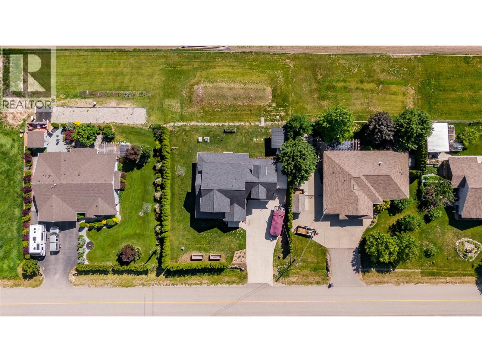 4537 Lansdowne Road, Armstrong