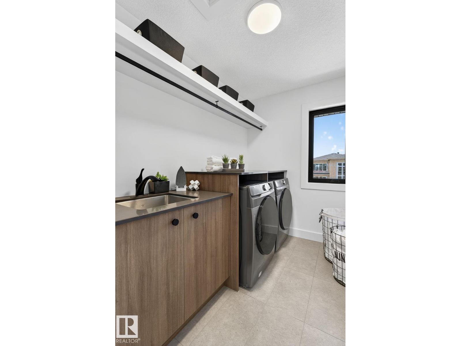 6703 KNOX CT SW, Edmonton