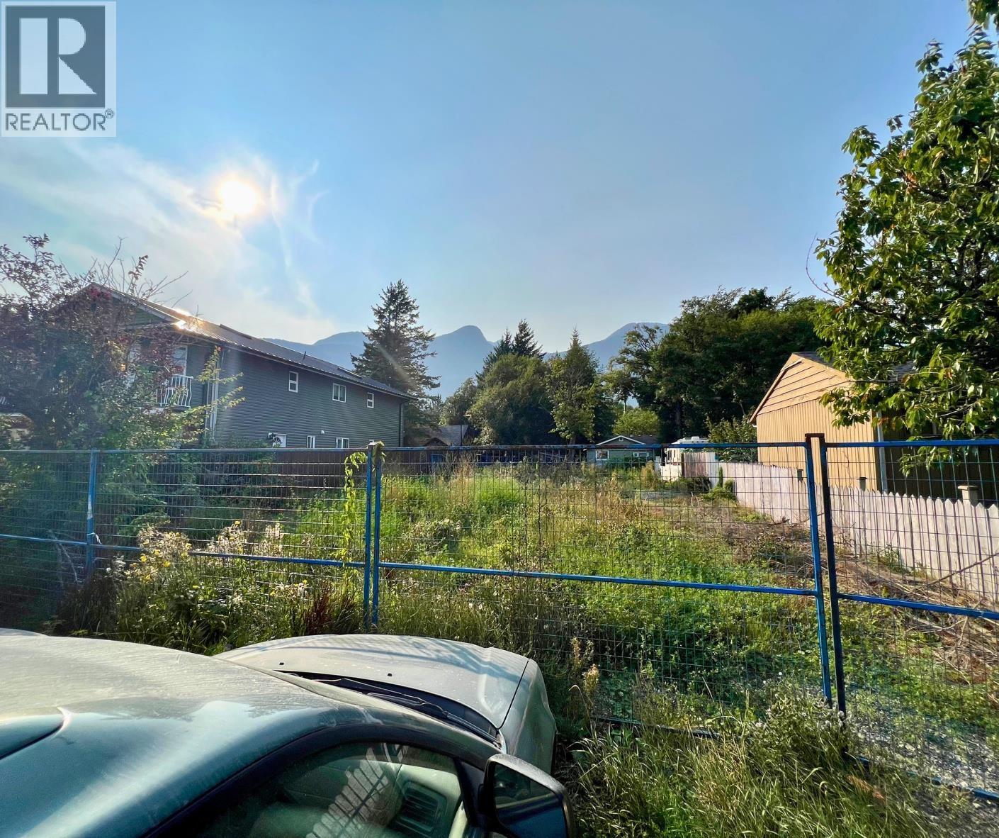 38083 FOURTH AVENUE, Squamish