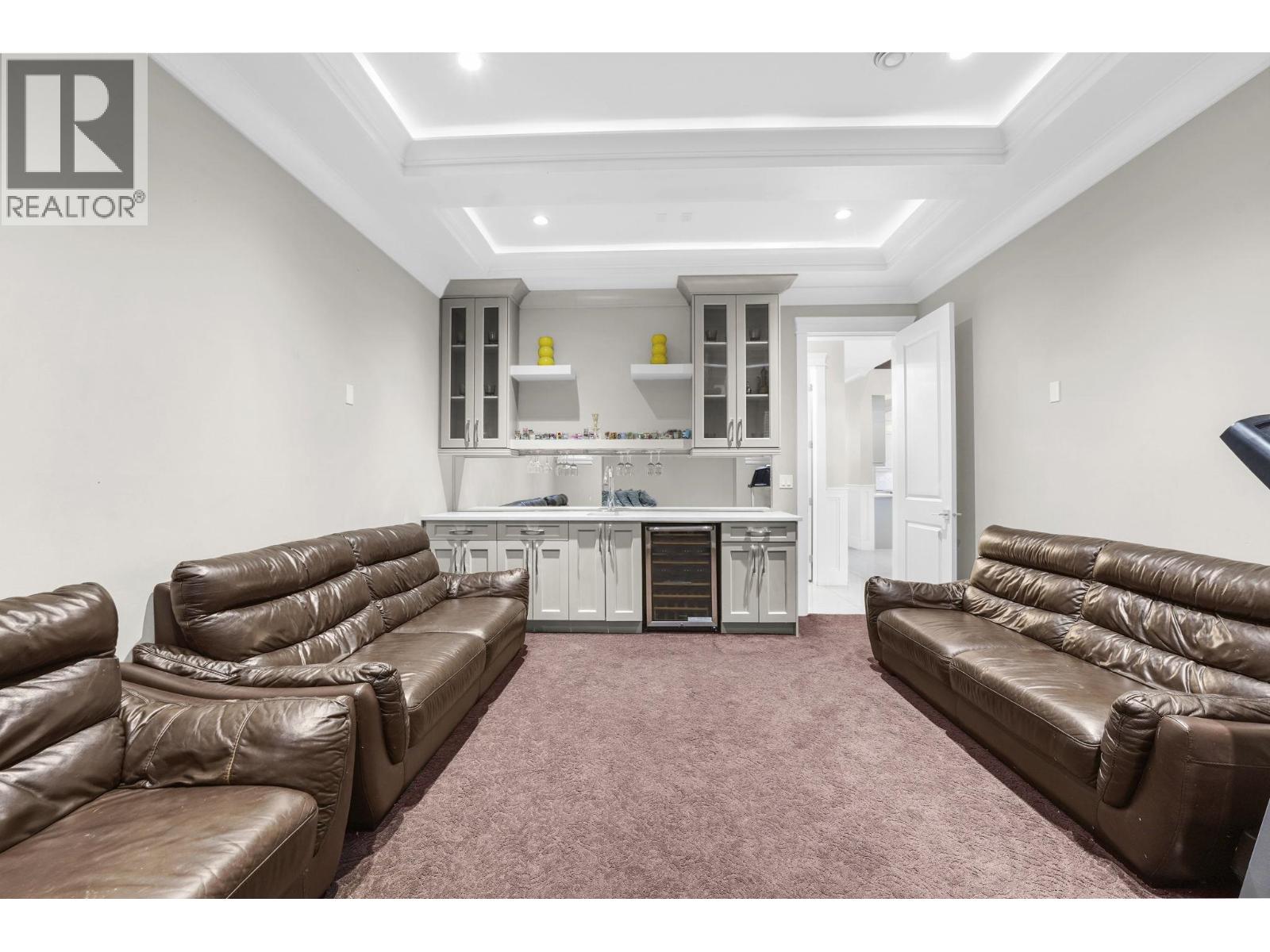 4351 WOODHEAD Road, Richmond