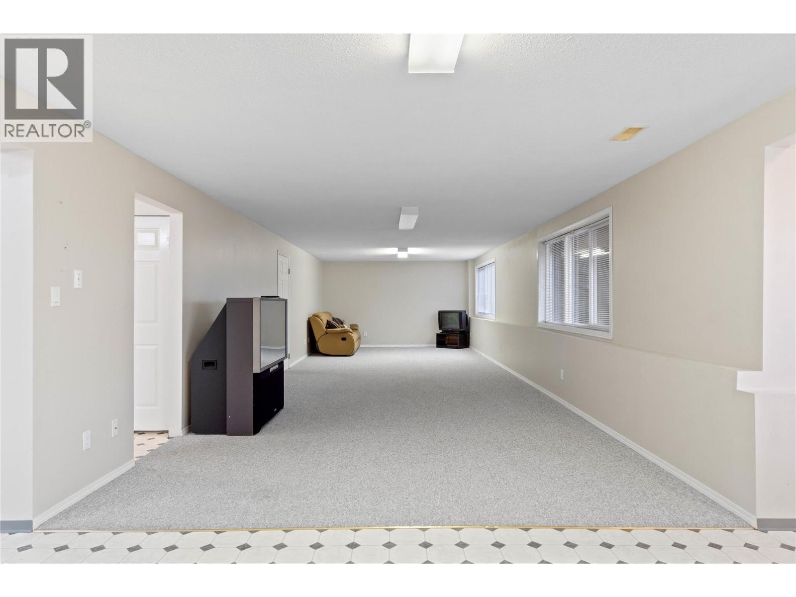 1976 GLOAMING DRIVE - 23