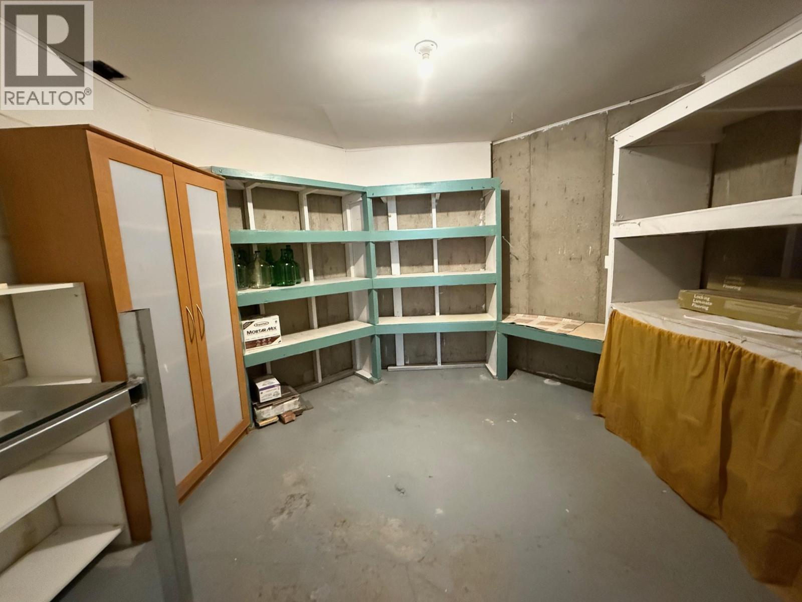 1976 GLOAMING DRIVE - 30