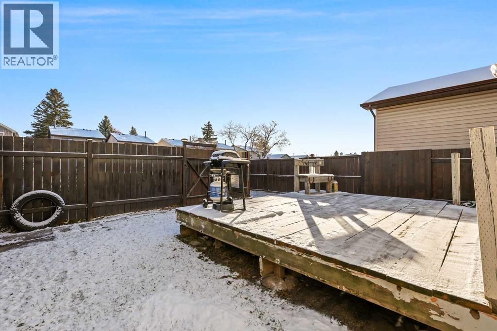 Single Family House for Sale in  Castlegreen Close NE Castleridge Calgary 