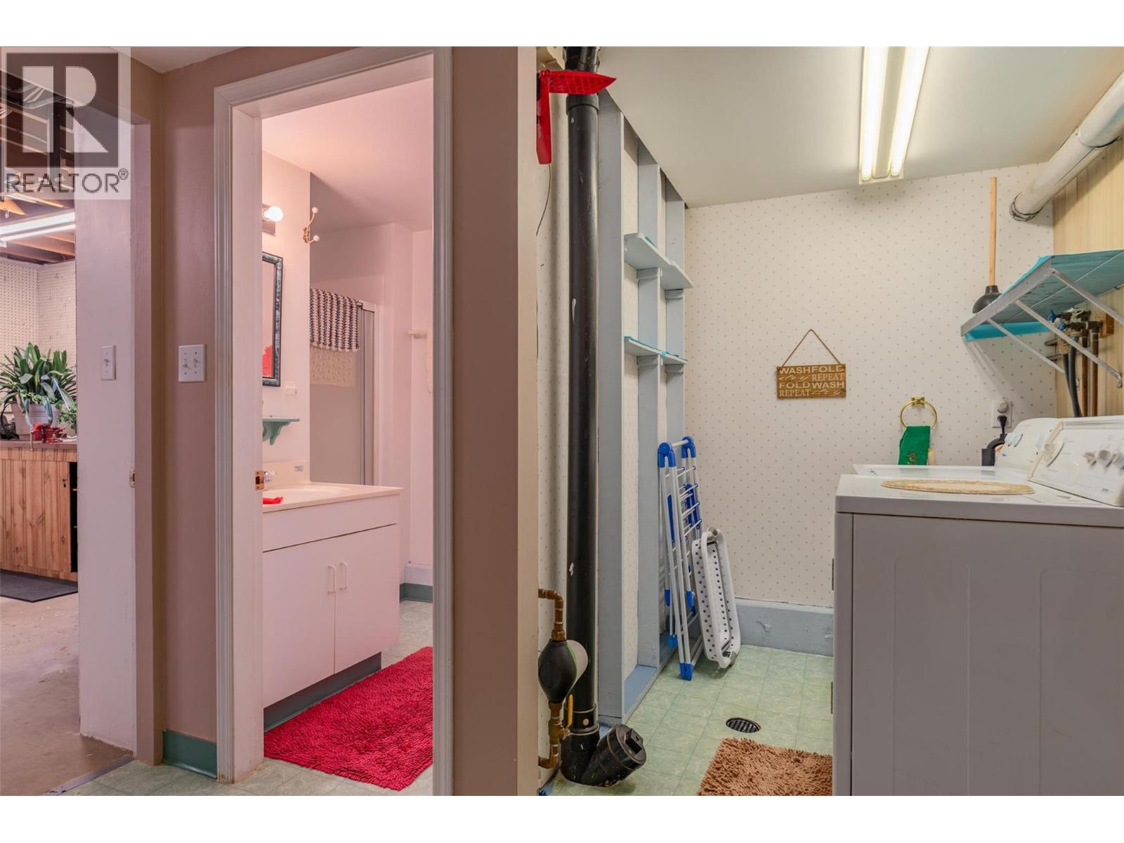 1937 RIVERSIDE Crescent, Castlegar