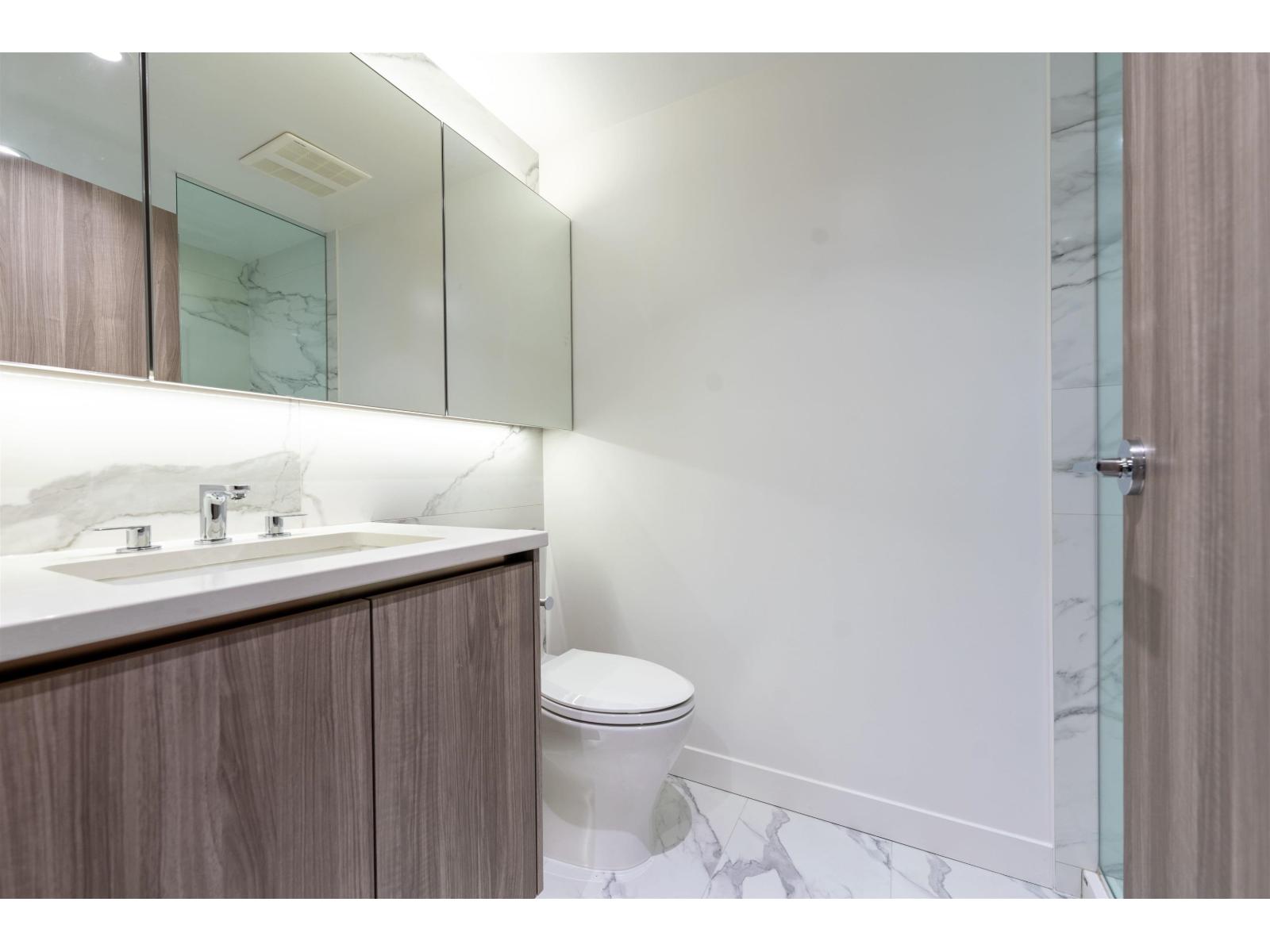 1904 9887 WHALLEY BOULEVARD