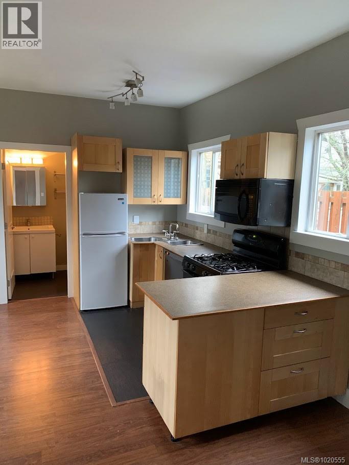 2329 Dowler Pl, Victoria