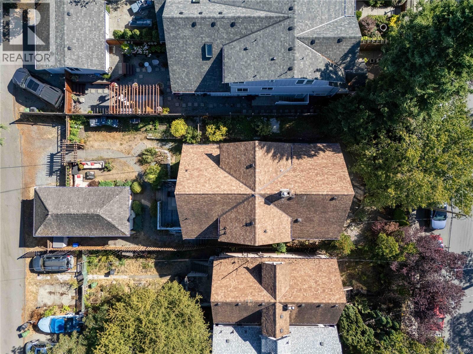 2329 Dowler Pl, Victoria