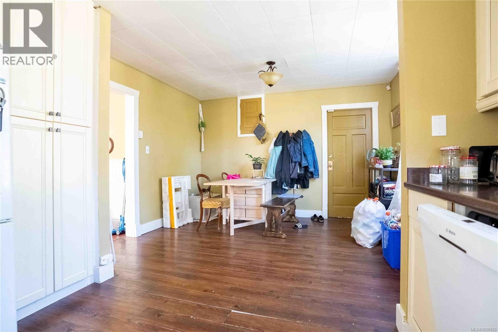  2329 Dowler Place, Victoria