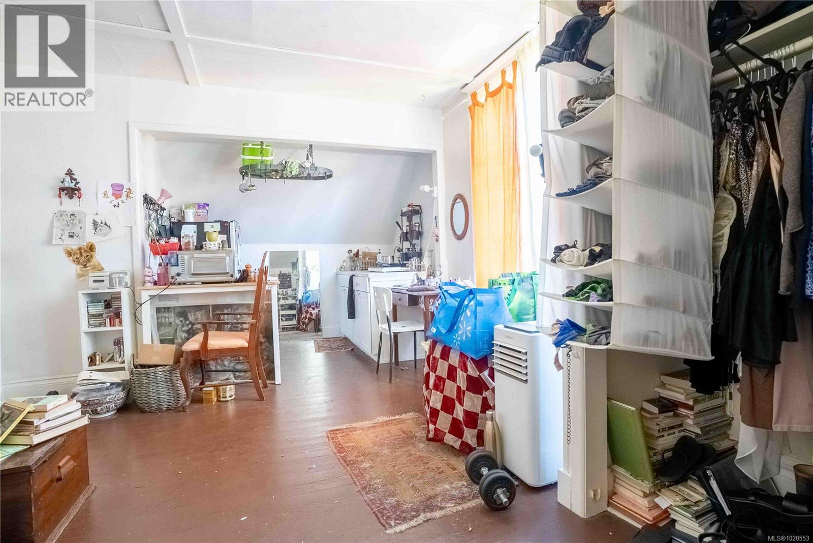  2329 Dowler Place, Victoria