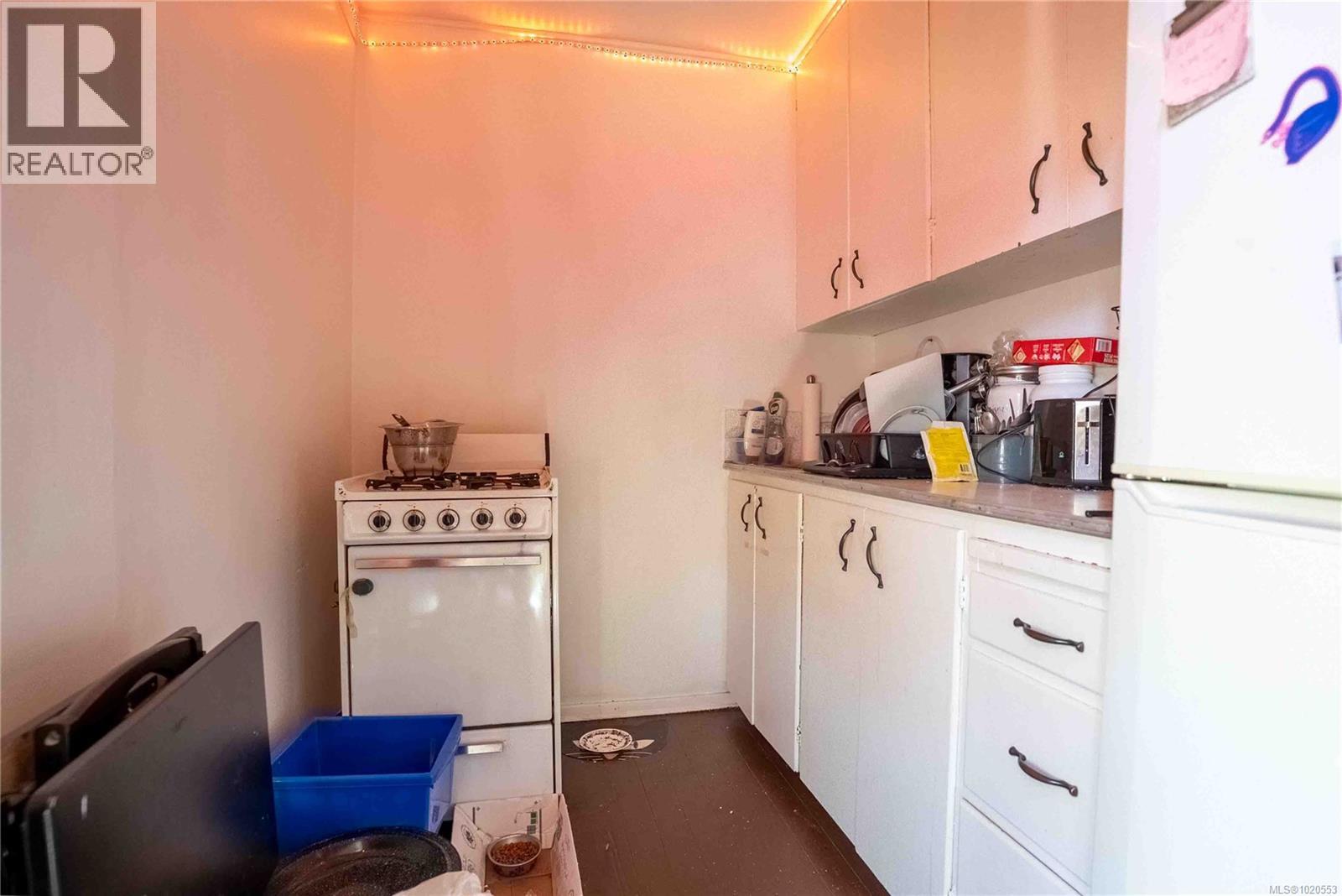  2329 Dowler Place, Victoria