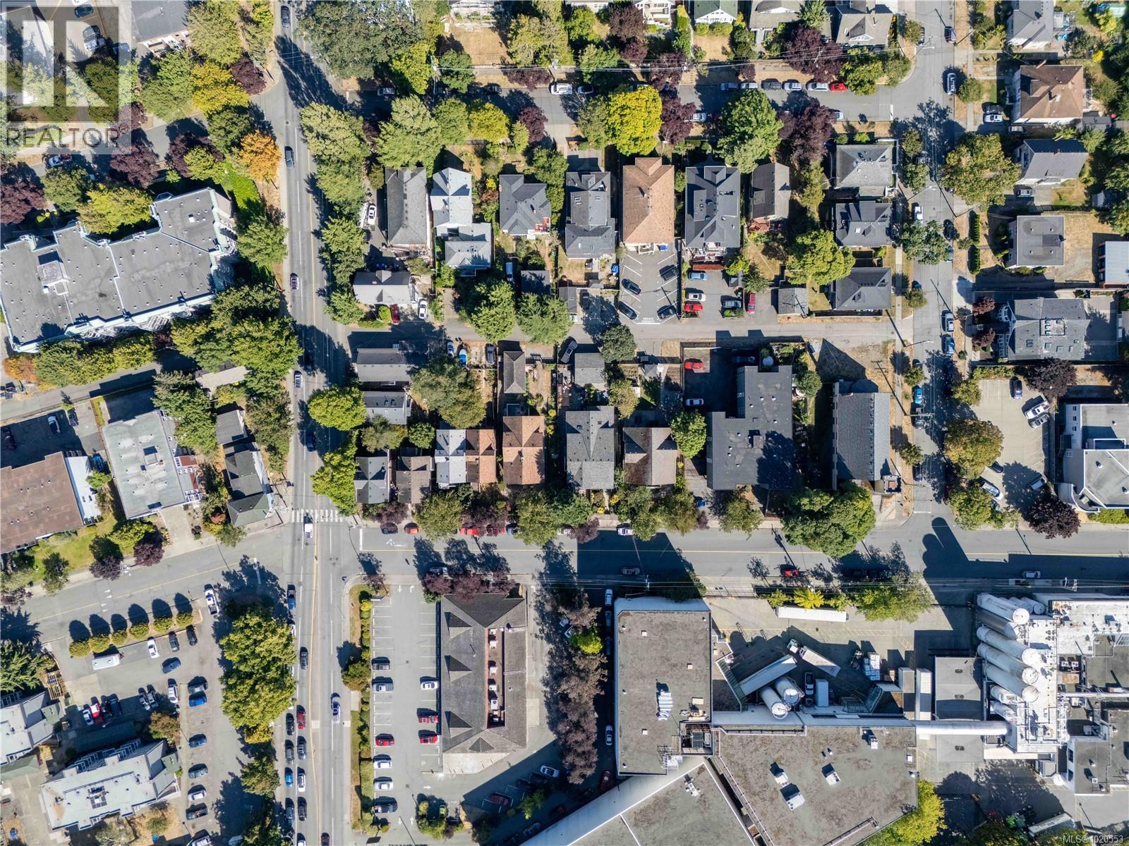  2329 Dowler Place, Victoria