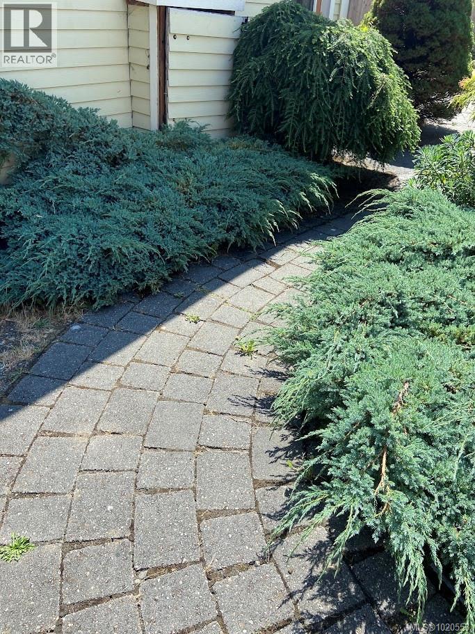  2329 Dowler Place, Victoria