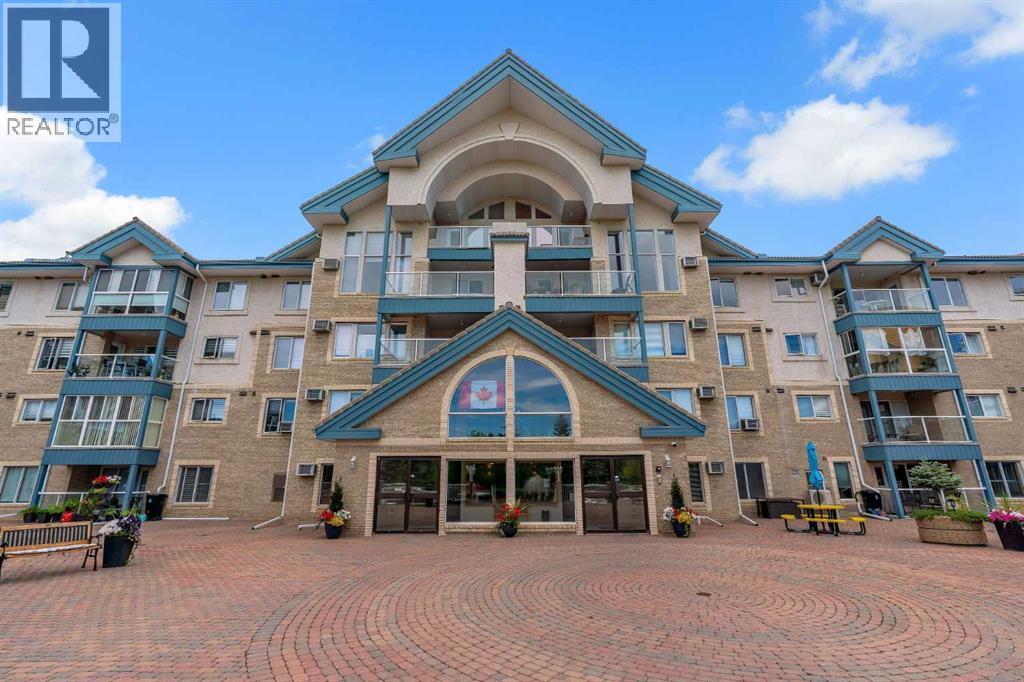 122, 7229 Sierra Morena Boulevard SW, Calgary, Alberta