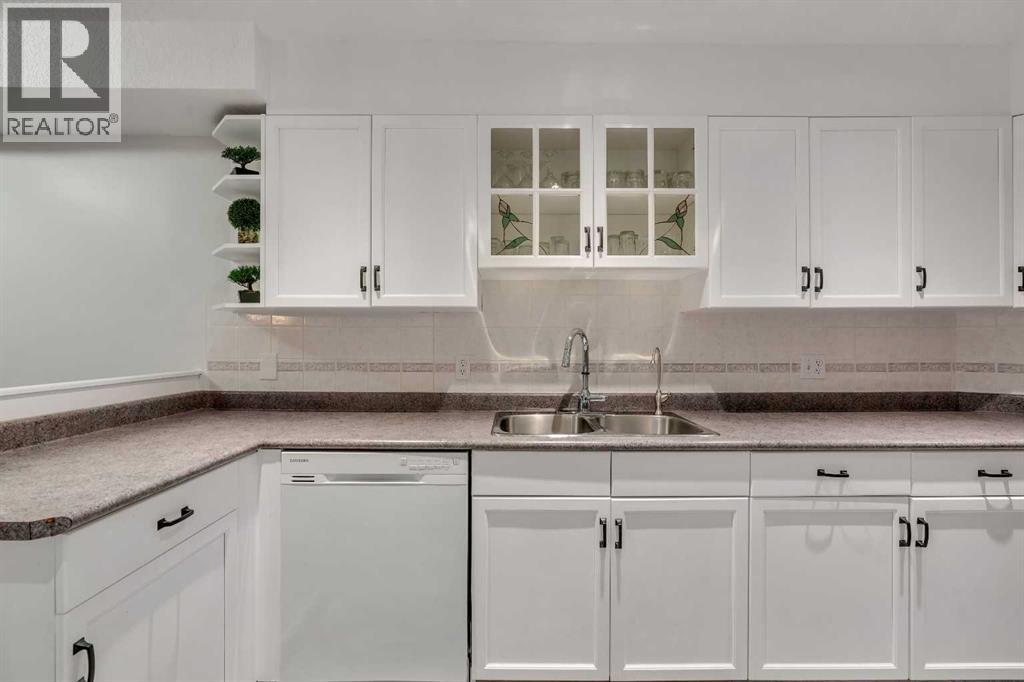 Single Family House for Sale in   Sierra Morena Boulevard SW Signal Hill Calgary 