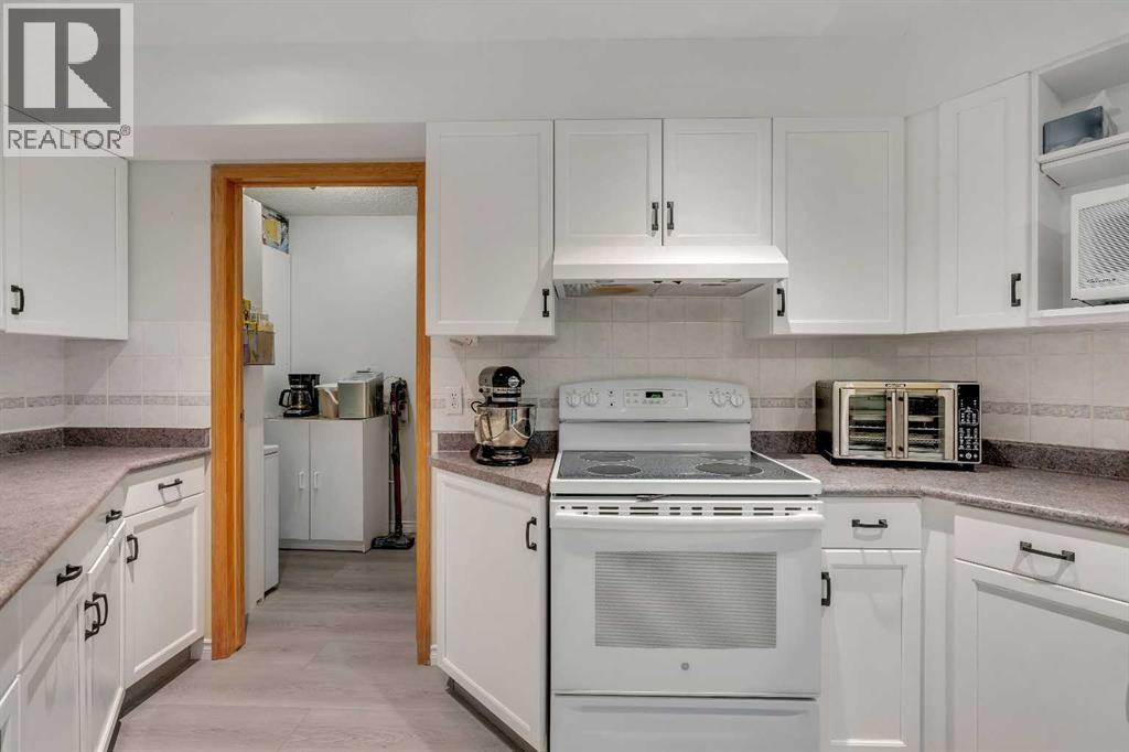 Single Family House for Sale in   Sierra Morena Boulevard SW Signal Hill Calgary 