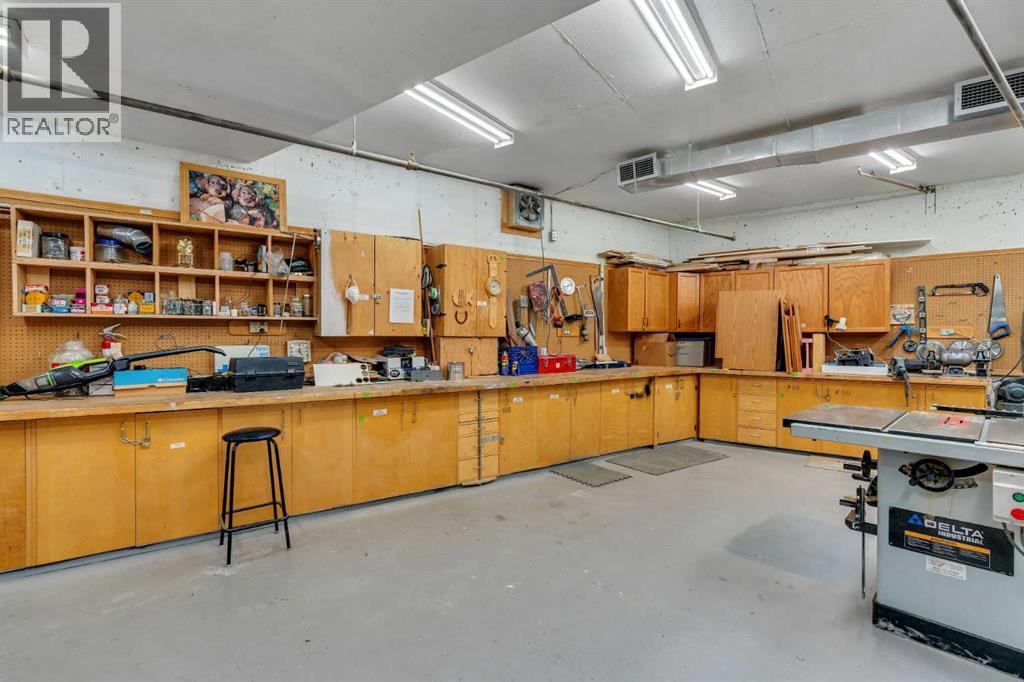 Single Family House for Sale in   Sierra Morena Boulevard SW Signal Hill Calgary 