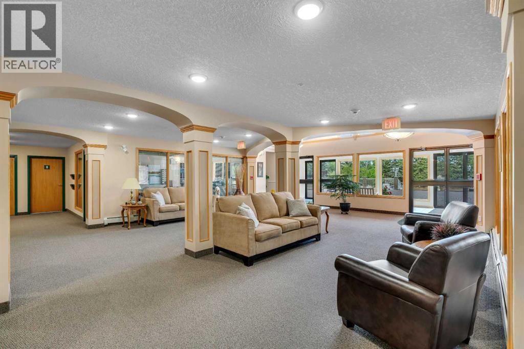 Single Family House for Sale in   Sierra Morena Boulevard SW Signal Hill Calgary 