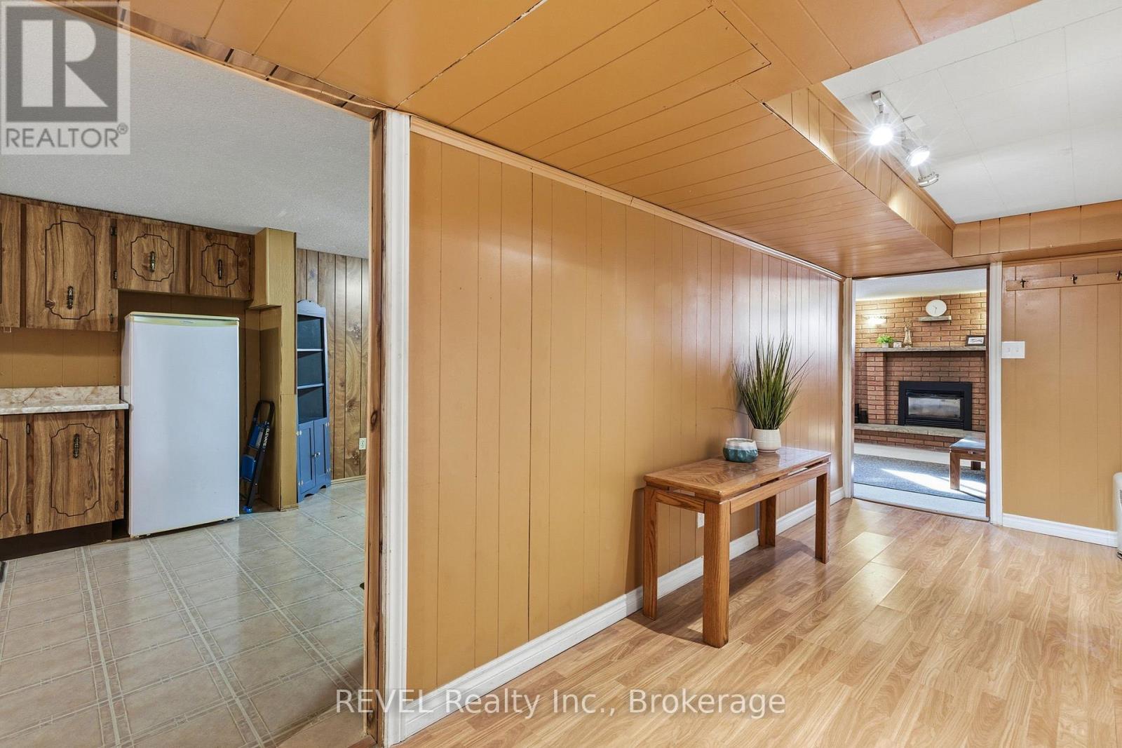 Single Family House Raised bungalow for Sale in  HIXON ROAD Hamilton (Rosedale) 