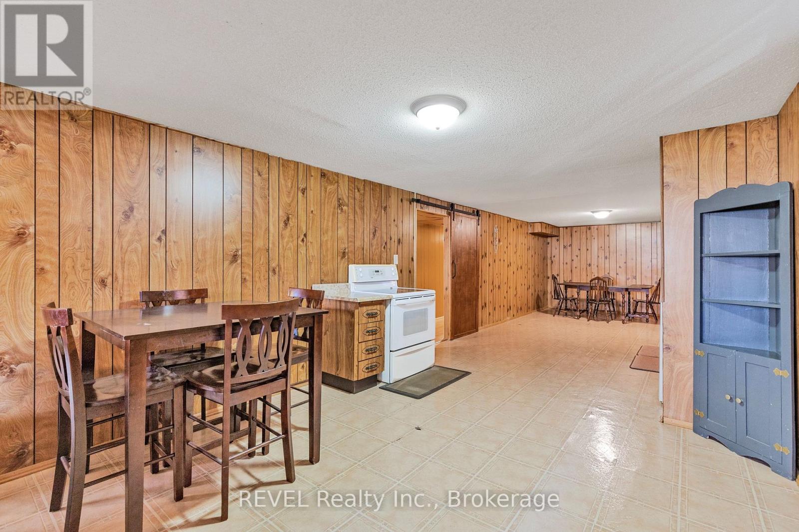 Single Family House Raised bungalow for Sale in  HIXON ROAD Hamilton (Rosedale) 