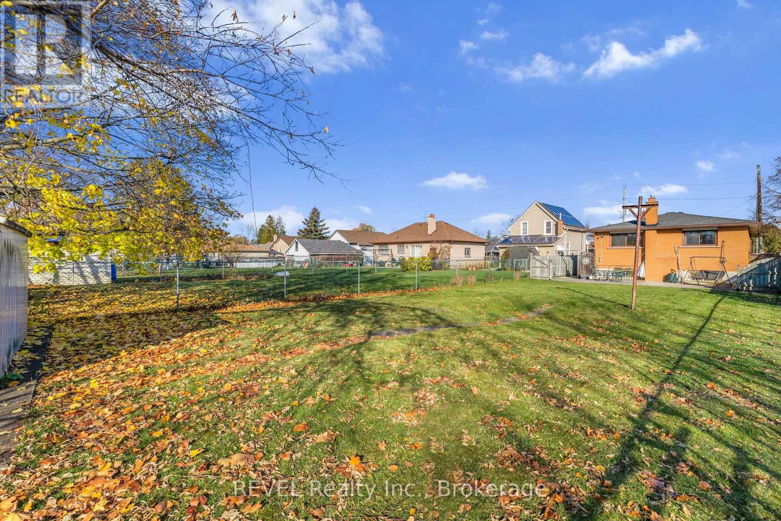 Single Family House Raised bungalow for Sale in  HIXON ROAD Hamilton (Rosedale) 