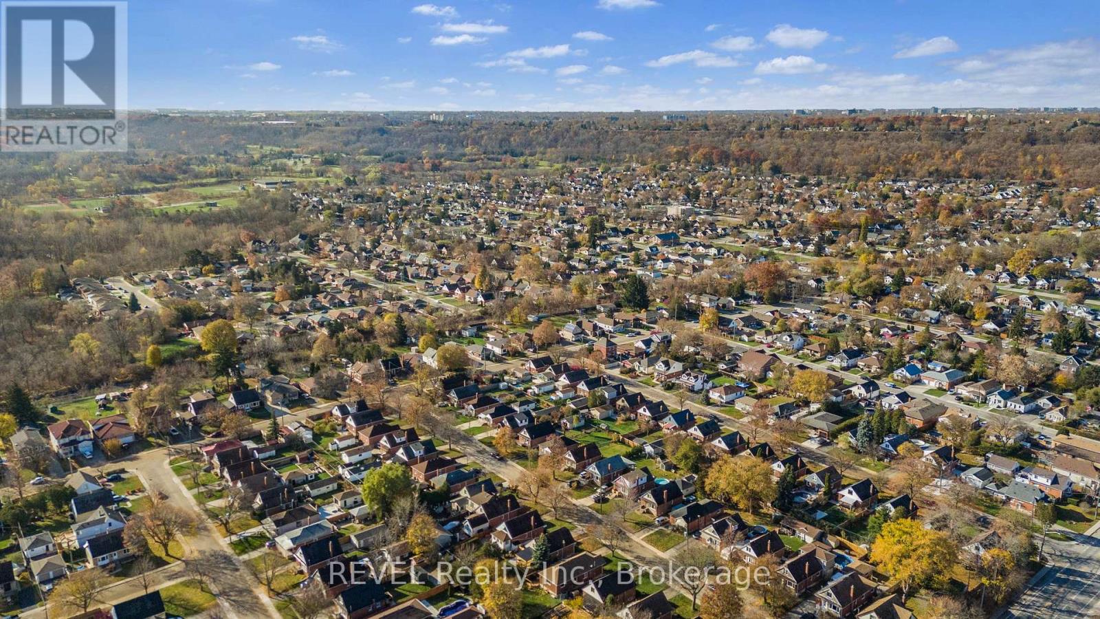 Single Family House Raised bungalow for Sale in  HIXON ROAD Hamilton (Rosedale) 
