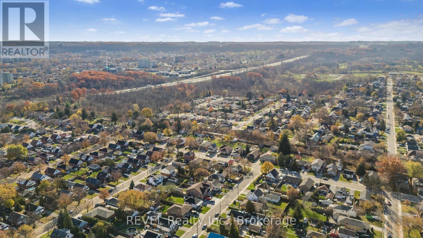 Single Family House Raised bungalow for Sale in  HIXON ROAD Hamilton (Rosedale) 