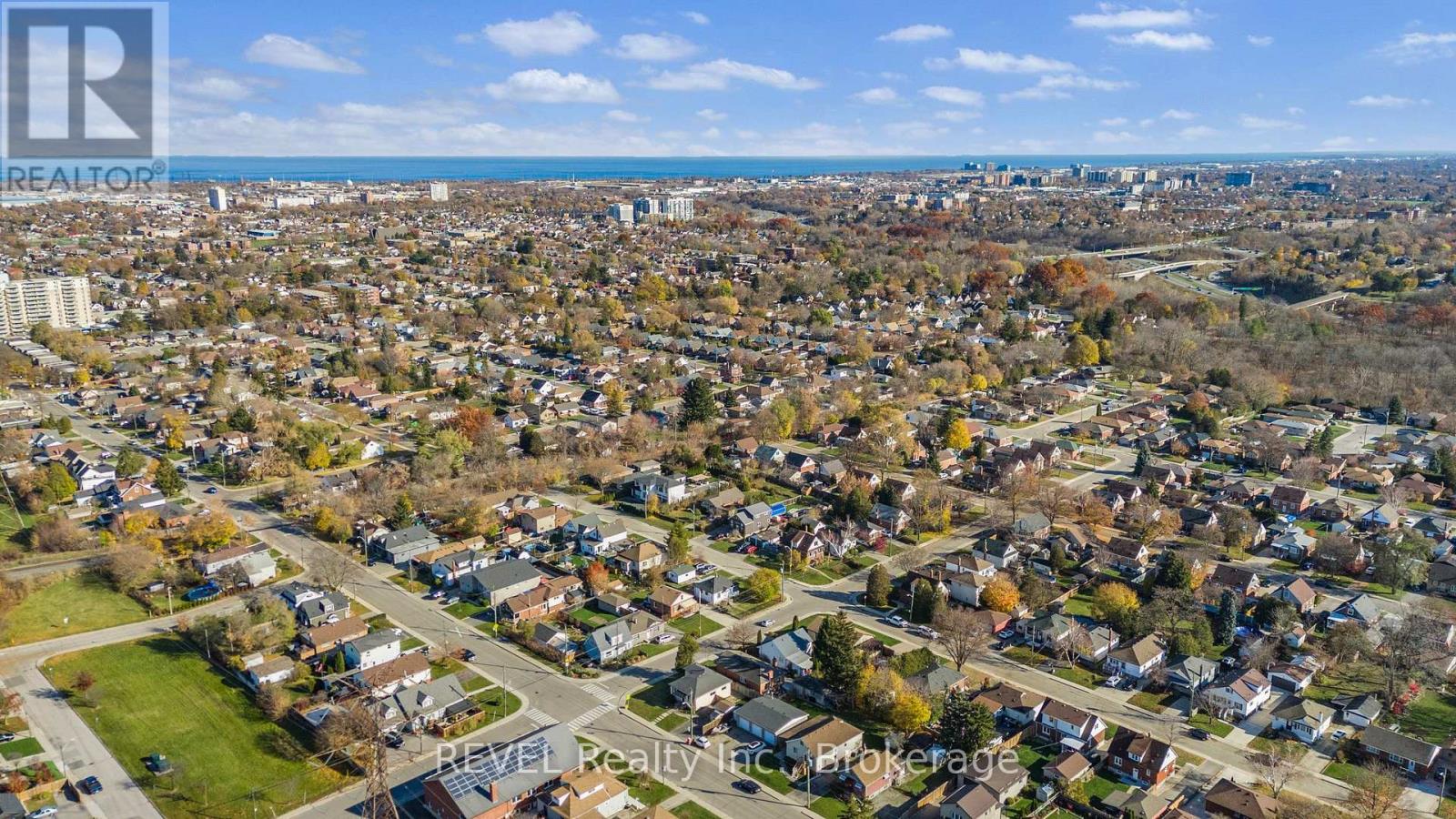 Single Family House Raised bungalow for Sale in  HIXON ROAD Hamilton (Rosedale) 