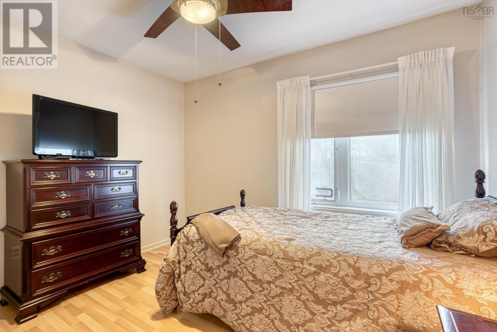 Property 30 of 37 of 107 26 Brookdale Crescent