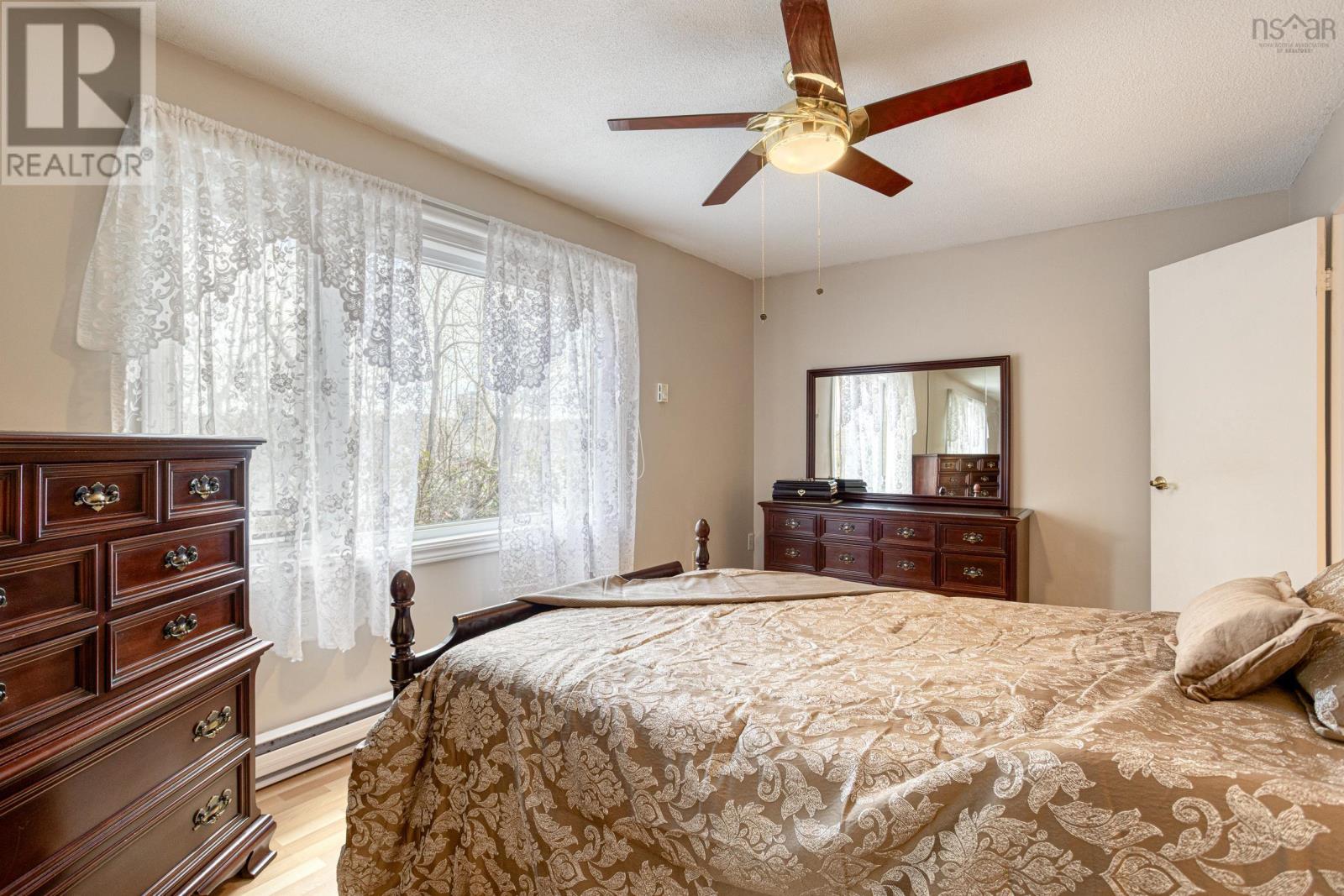 Property 29 of 37 of 107 26 Brookdale Crescent