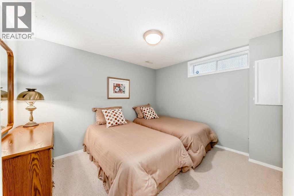 Single Family House for Sale in  Mt Yamnuska Court SE McKenzie Lake Calgary 