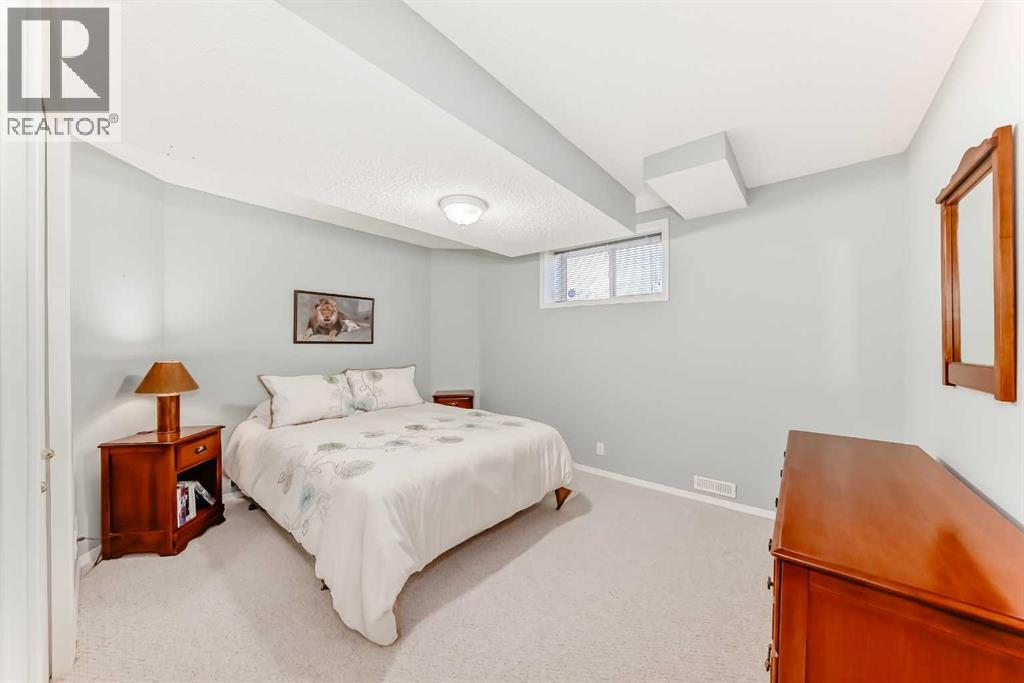 Single Family House for Sale in  Mt Yamnuska Court SE McKenzie Lake Calgary 