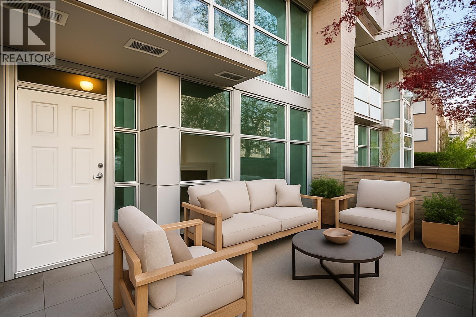 TH6 168 E ESPLANADE AVENUE, North Vancouver