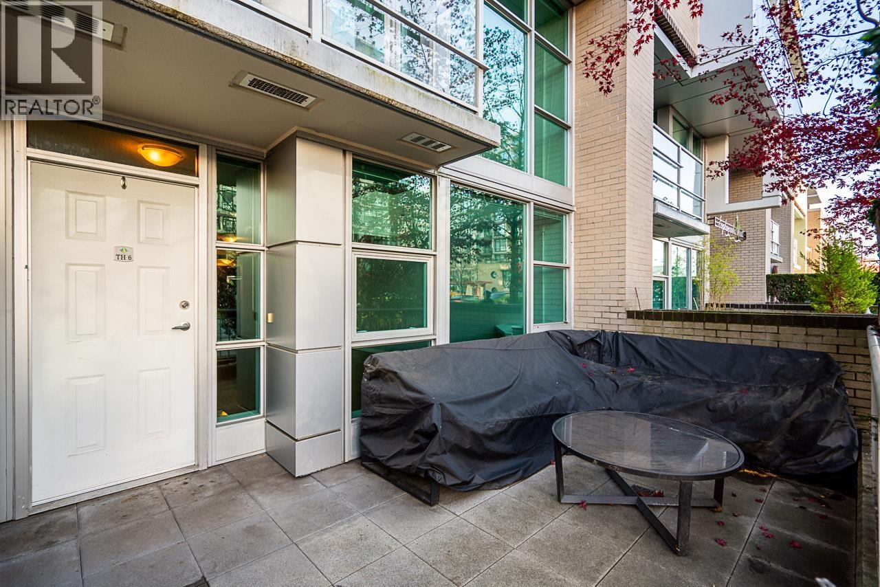 TH6 168 E ESPLANADE AVENUE, North Vancouver