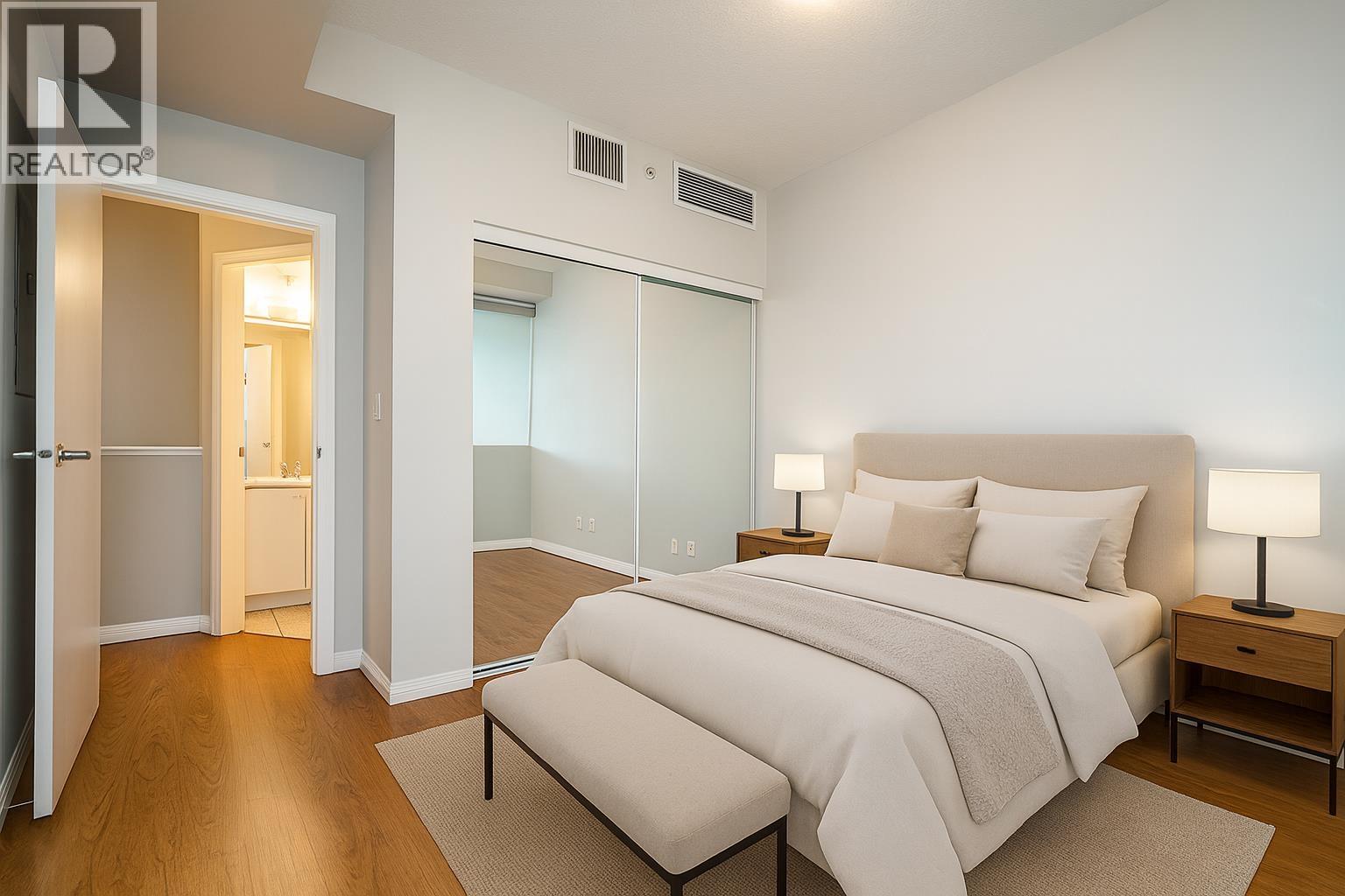 TH6 168 E ESPLANADE AVENUE, North Vancouver