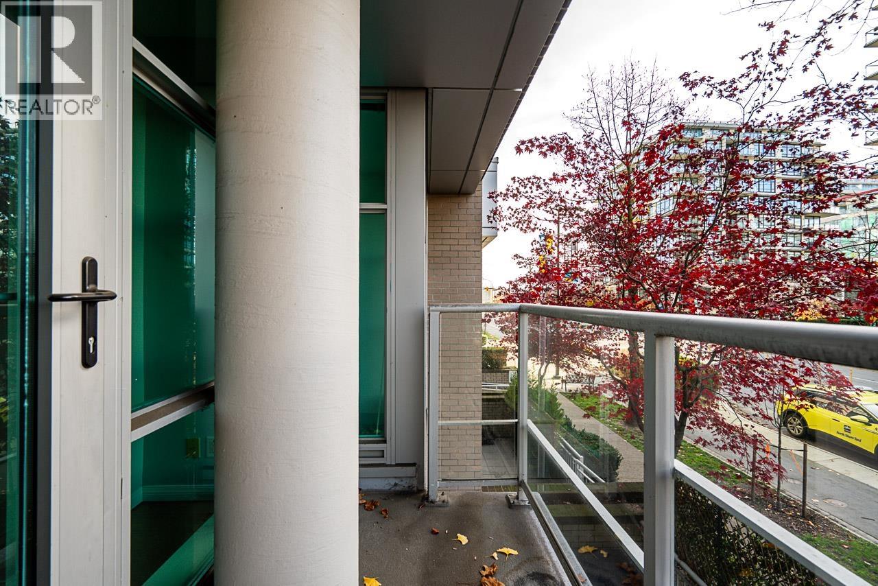 TH6 168 E ESPLANADE AVENUE, North Vancouver