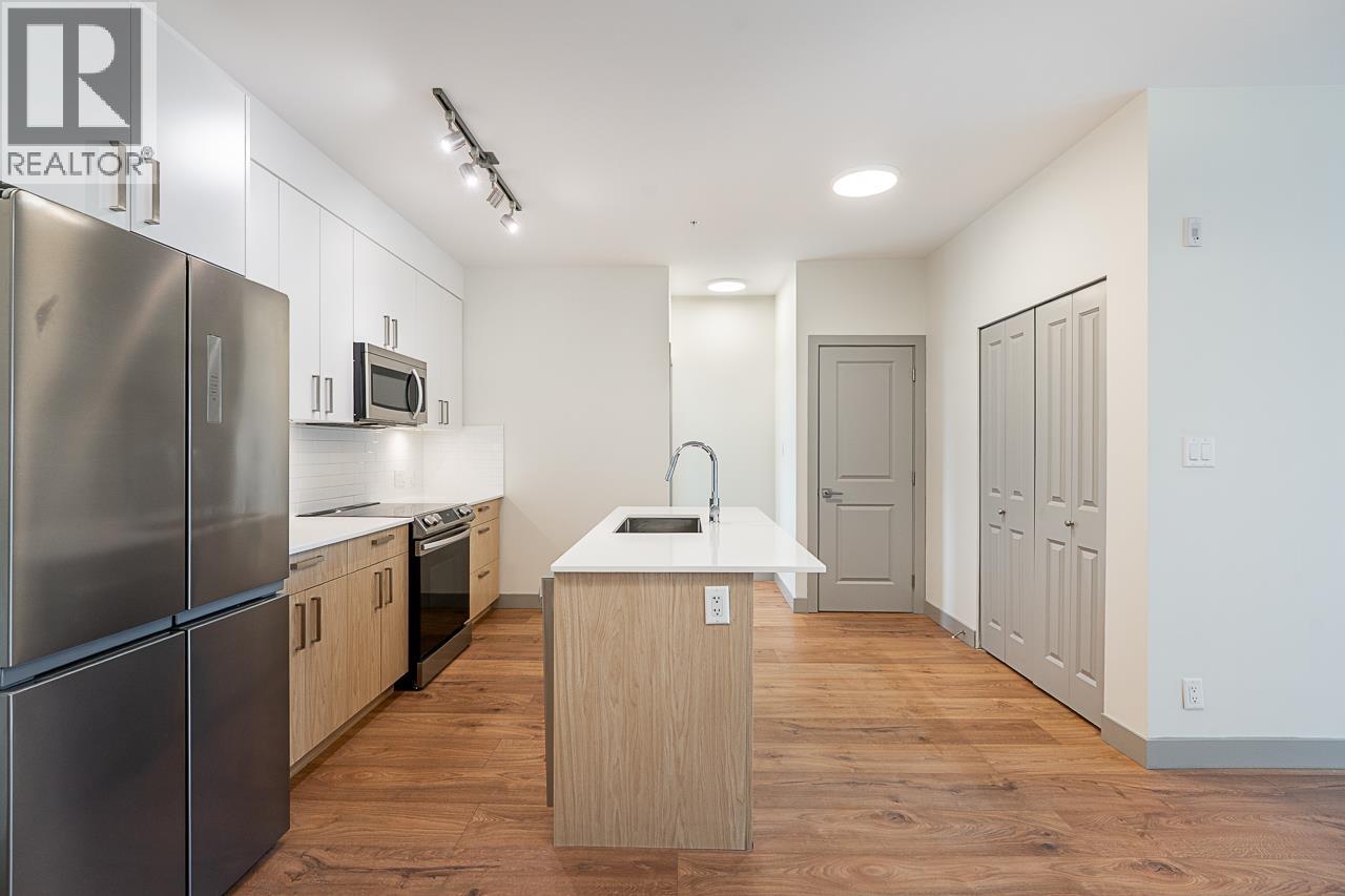 307 6968 ROYAL OAK AVENUE, Burnaby