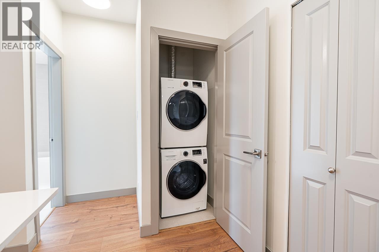 307 6968 ROYAL OAK AVENUE, Burnaby